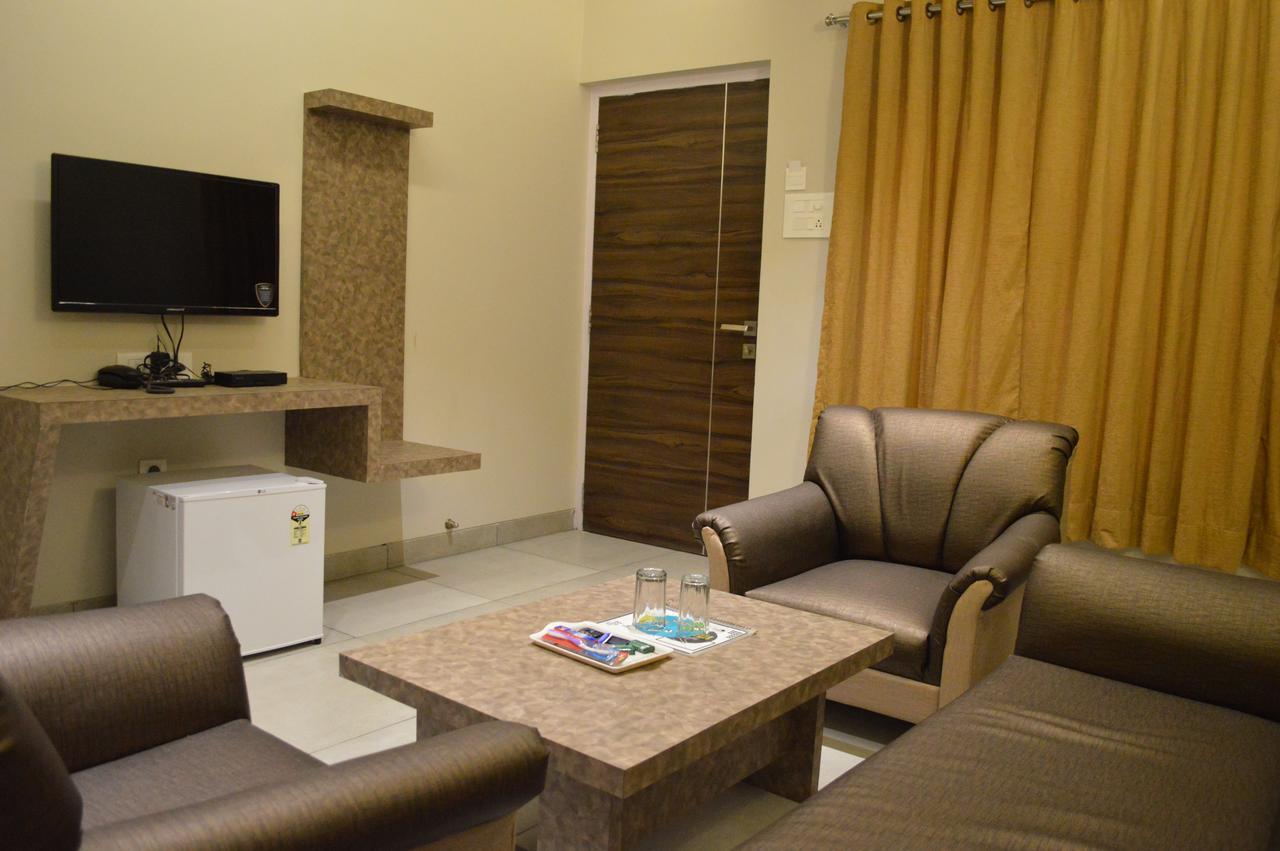 Resort Ruturaj Inn Alibag Luaran gambar